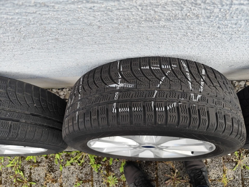 Winterreifen original Ford Alufelgen mit Nokian Reifen - Bild 4 von 4