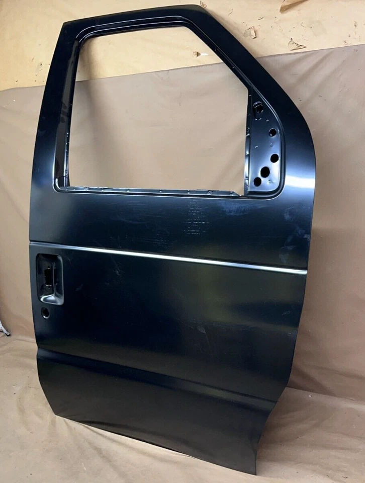 NEW Ford E-350 Super Duty 2002-2024 Ford 6C2Z1520124B Front Right Door Shell OEM Foto 3 de 4