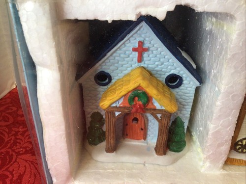 NOMA 1995 Dickensville Collectables | 5 Piece Lighted Christmas Village Mint - Picture 6 of 12