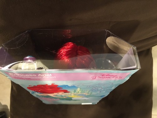 Ariel Classic Doll with Ring - The Little Mermaid - 11 1/2'' Disney Store - Picture 3 of 4