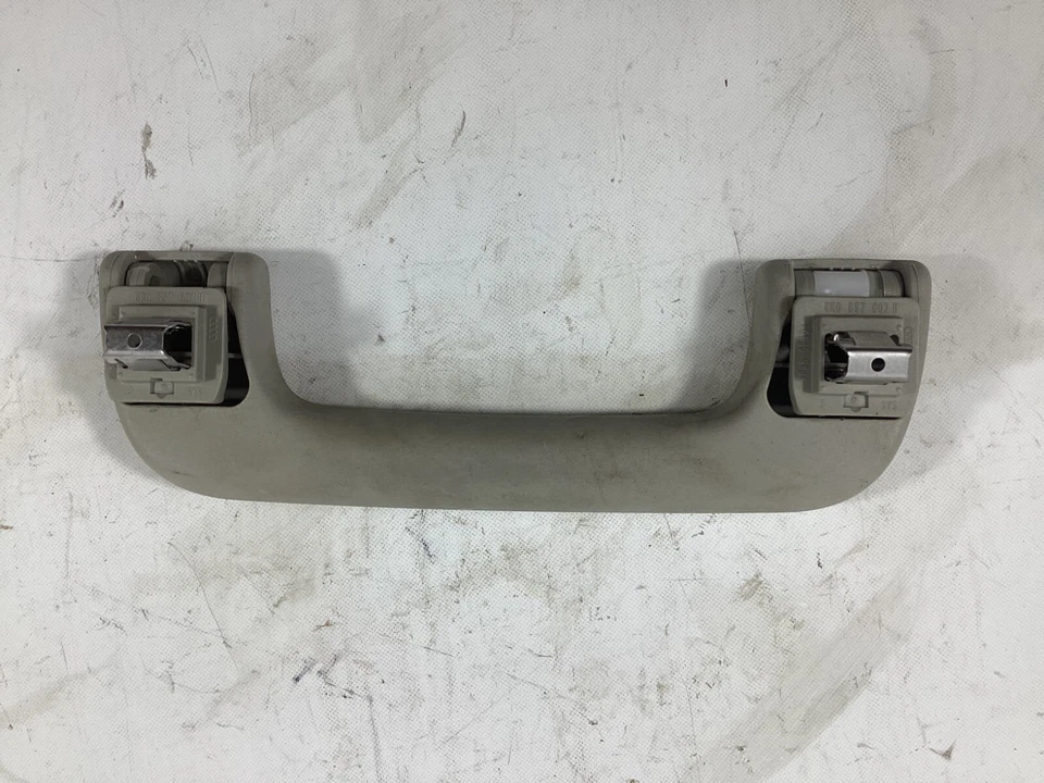 2012-2019 AUDI A5 alça de garra lateral esquerda frontal 8R0857607H fabricante de equipamento original. - Imagem 2 de 4
