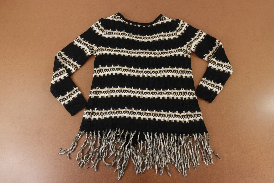 Cárdigan abierto Maurices para mujer talla pequeña negro a rayas manga larga flecos dobladillo Foto 3 de 4