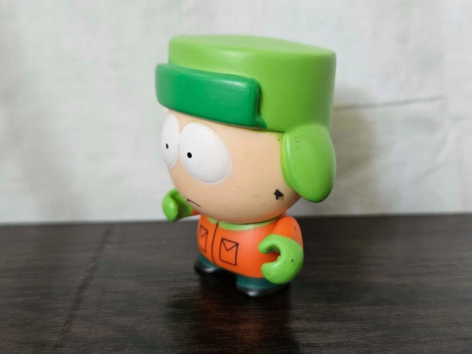 RARE 2011 Kidrobot South Park Series 1 - kyle- Vinyl Mini Action Figure Toy 3" - Image 3 of 4