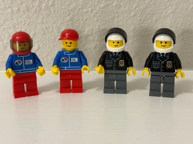 LEGO 9247 Town: Community Workers Set #9247-2 from 2006 - 100% Complete