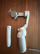 DJI Osmo Mobile 4 - Gimbal Stabilizer