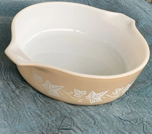Vintage PYREX Cinderella casserole dish in sandalwood Ivy 1960s