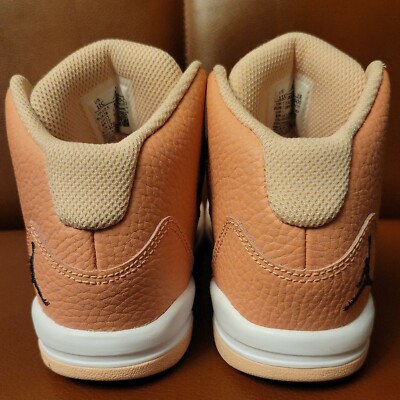 jordan max aura coral