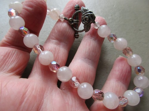 PRETTY VINTAGE LARGE 9IN LONG ROSE QUARTZ CRYSTAL SILVER PLATED TOGGLE BRACELET - Picture 2 of 5