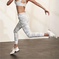 Athleta Contender Tight 7/8 Leggings White / Gray Camoflauge Small