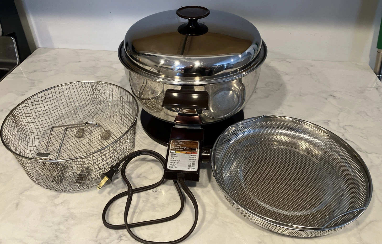 RARE Vtg West Bend Sensa-Temp Electric 3 Quart Pedestal Soup Pot Fry/steamer