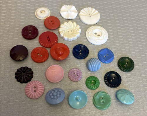 Lote de 25 botones de plástico vintage COLT Rock bonito color tamaño surtido colección - Imagen 12 de 12