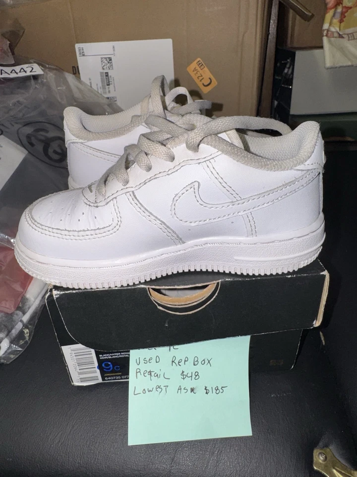 Tênis Nike infantil tamanho 9C triplo branco Air Force 1 baixo AF1 infantil DH2926-111 - Imagem 4 de 4