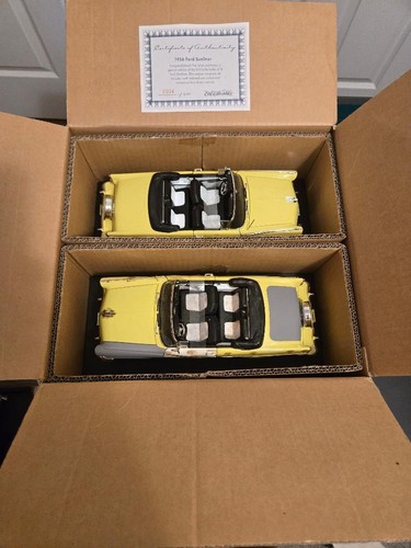 1956 FORD SUNLINER ERTL PAIR OF MODEL SCALE 1/18th DIE CAST METAL. - Picture 2 of 8