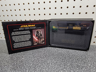 MASTER REPLICAS STAR WARS ROTS DARTH VADER GOLD LIGHTSABER
