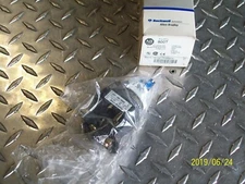 NEW ALLEN BRADLEY 800T-16HB17KB6DX BLUE ILLUMINATED SELECTOR SWITCH 2-POSITION 