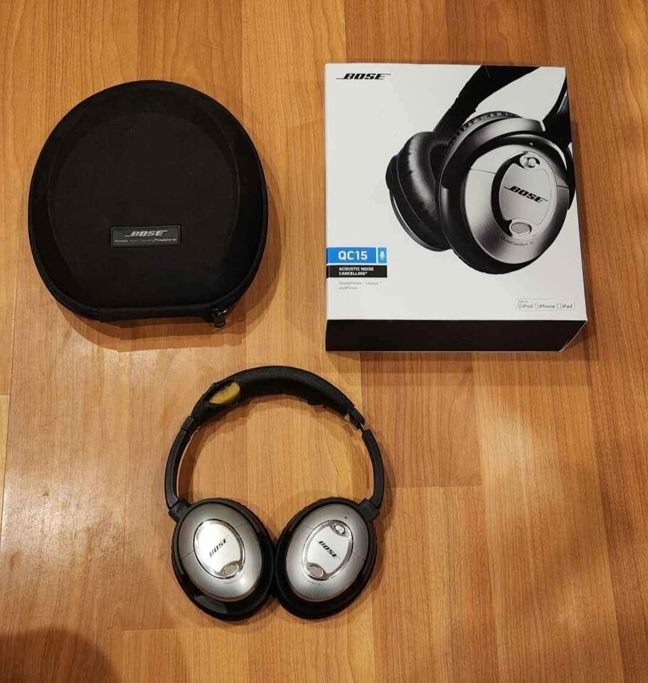Bose QC15 Noise Cancelling Headphones-image