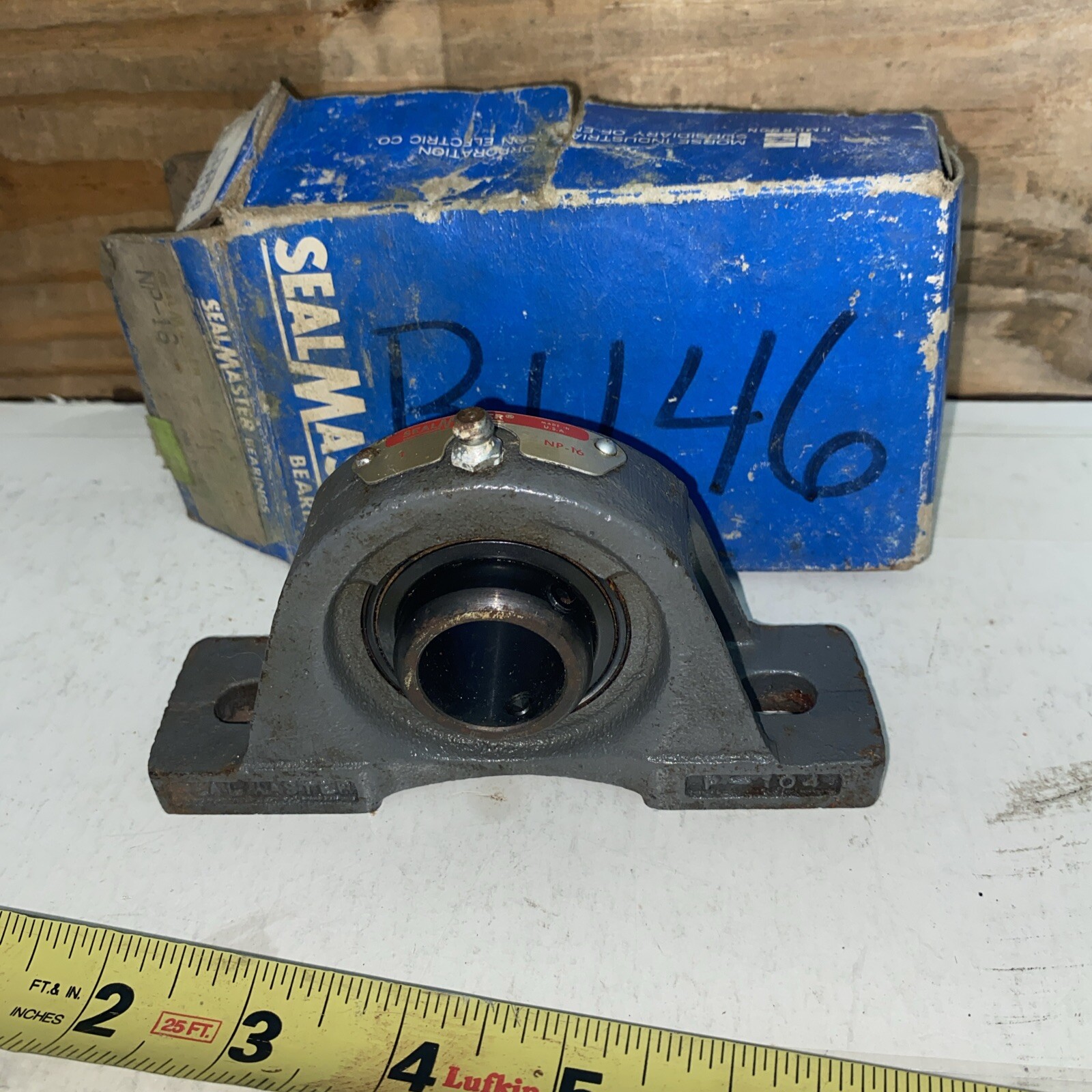 SealMaster GOLD NP-16 2 Bolt Pillow Block Bearing - Grey Open Box