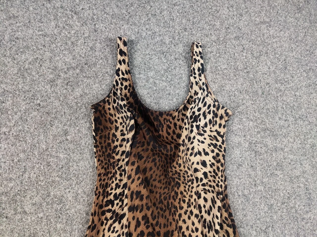Abito corto sexy vintage anni 90 Moschino Jeans stampa leopardata