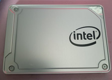 Lot of 141 Intel 545S SERIES SSDSC2KW256G8 256 GB SATA III 2.5 in SSD