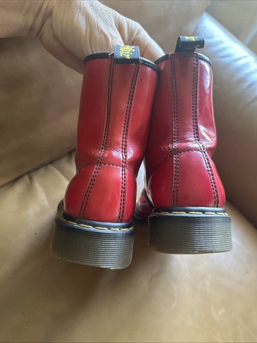 Bin DR MARTENS Ladies Size UK 5 1450 Red Patent Shiny - Picture 10 of 17