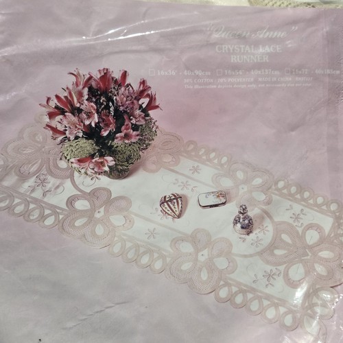 NOS Vintage Queen Anne Crystal Lace Table Runner 16" X 72” Cream  - Photo 2/6
