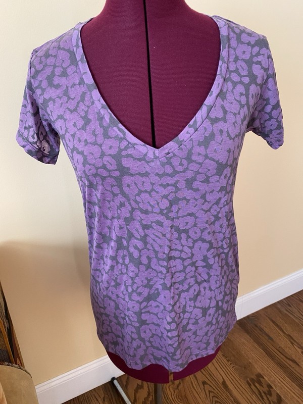 Generation Love GIO Lep V-neck Amethyst Shirt, Size XS