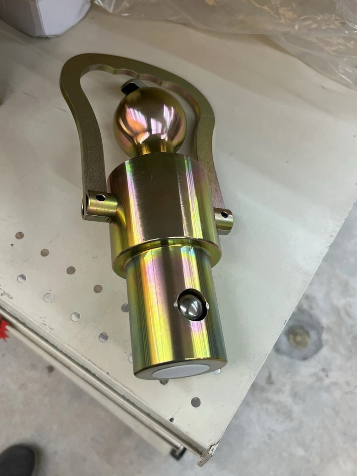 Kit de bola de enganche de cuello de cisne sistema Puck para Nissan Titan XD Foto 2 de 4