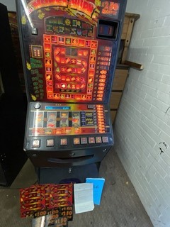 Money To Burn Club Scorpion 4 fruit machine