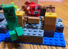 2017 LEGO MINECRAFT MUSHROOM ISLAND SET #21129, COMPLETE