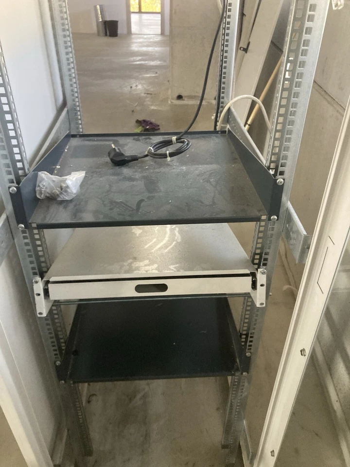 ARMADIO RACK 19" 20 UNITA' INDIPENDENTE IN PERFETTE CONDIZIONI - Immagine 4 di 4