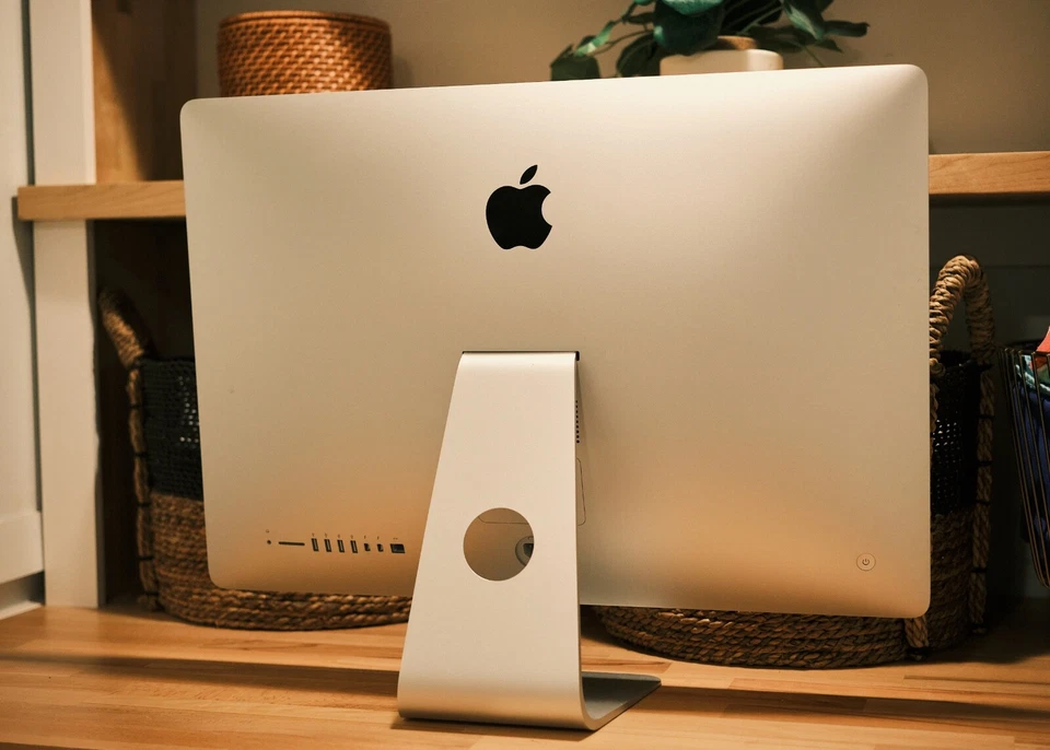 Apple iMac A1419 27" Retina 5K i7 4.0GHz 32GB Ram 1TB SSD 2GB GPU Late 2014 - Image 2 of 3