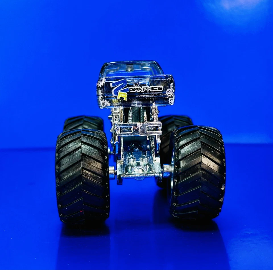 Hot Wheels Monster Jam x-RAY BODY Mechanical Mischief Plastic Base Truck - Image 4 of 4