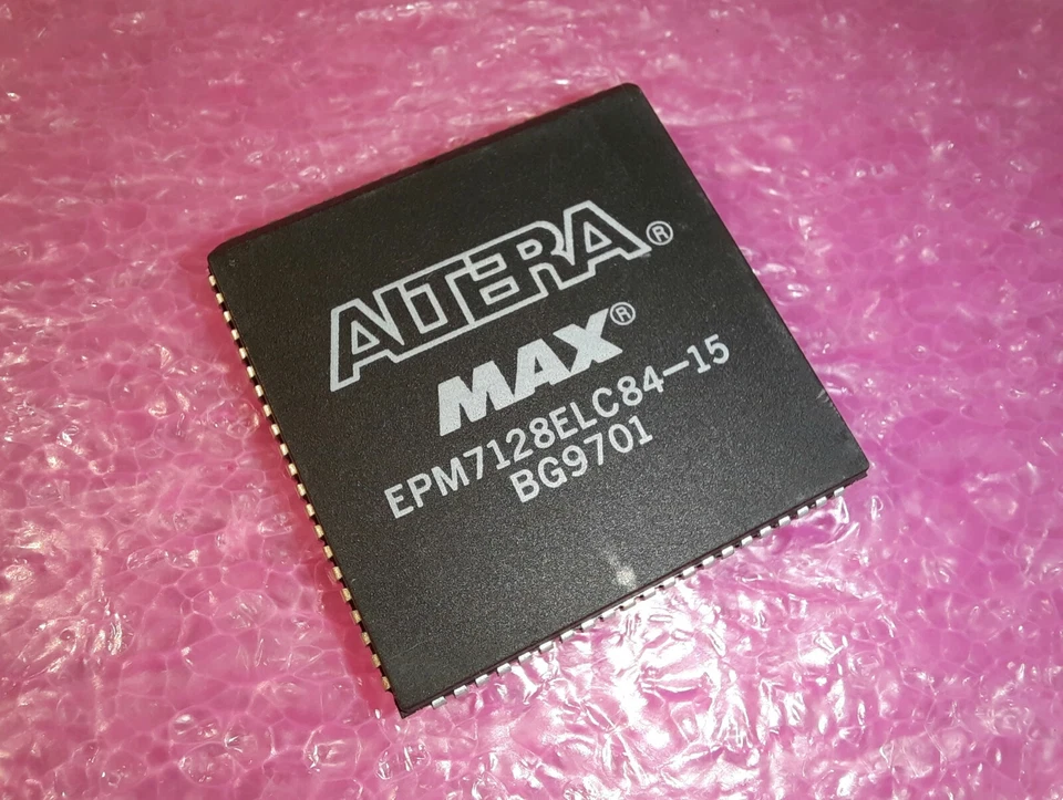 1pc ALTERA EPM7128ELC84-15 CPLD 5V 84-Pin PLCC