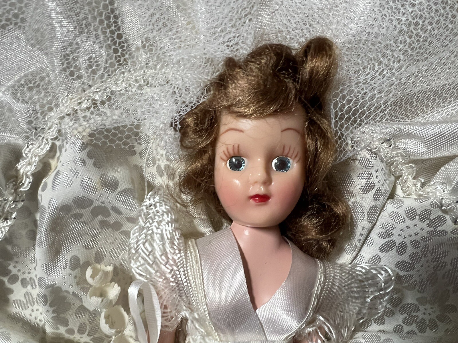 Open Box Vintage Antique A. & H. Doll Mfg Corp, Bride Doll Moveable Collectible