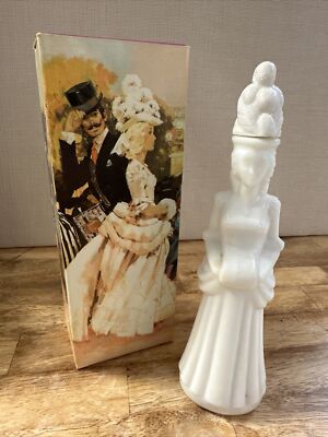 Vintage Avon Victorian Lady Unforgettable Foaming Bath Oil 5 Fl Oz 