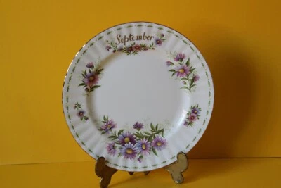 Royal Albert Blume des Monats September Michaelmas Daisy Kuchenteller 20,7 cm - Bild 1 von 2