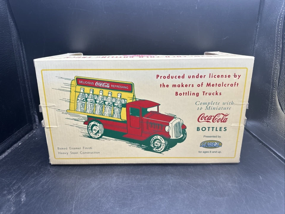 New Gearbox # 00101 1930’s Coca-Cola Bottling Truck reproduction stamped steel - Image 4 of 4