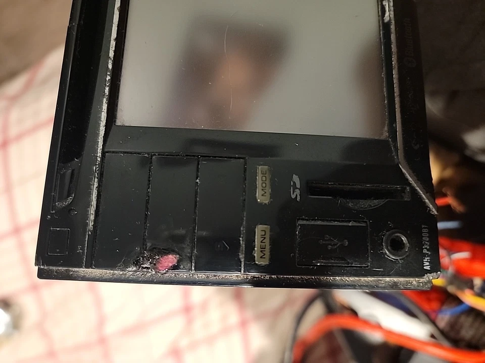 Pioneer AVH-P3300BT 5.8-inch Car DVD Player - Image 4 of 4