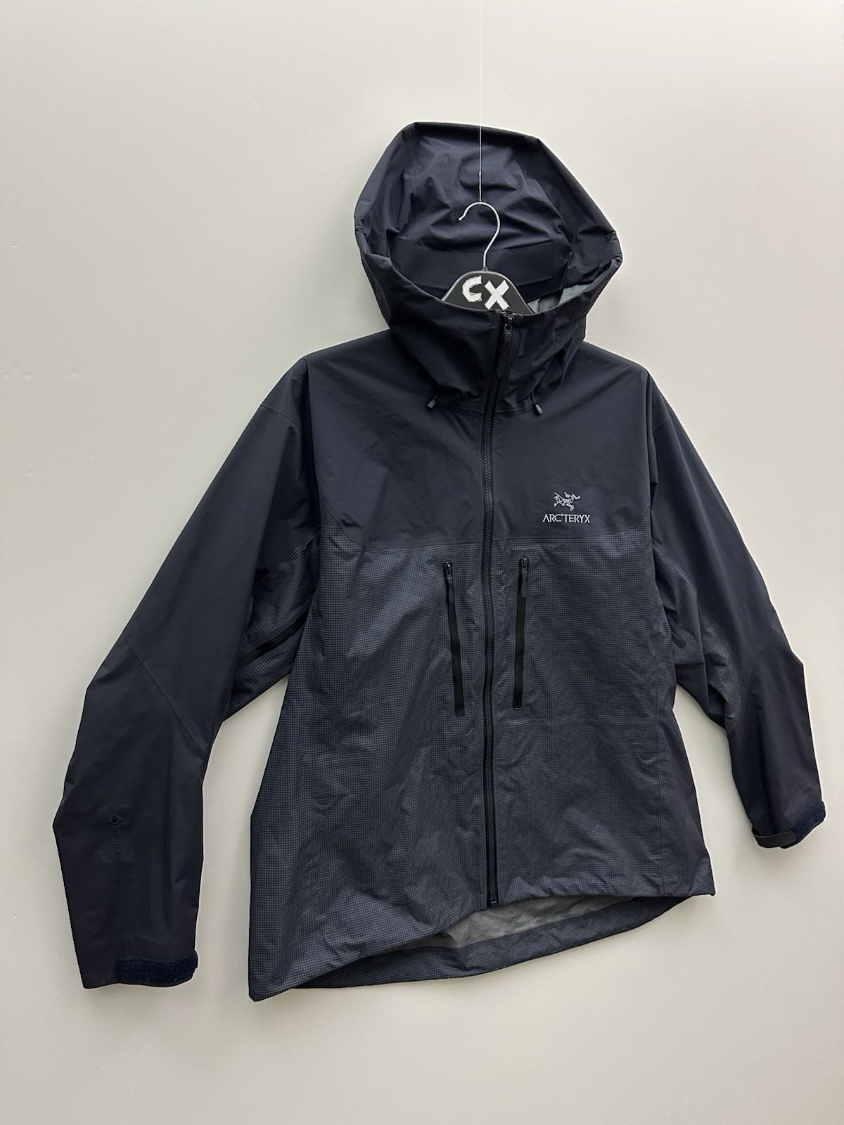 Arc’teryx Alpha Jacket Black Sapphire Women’s XL Gore-Tex Pro RECCO image 3