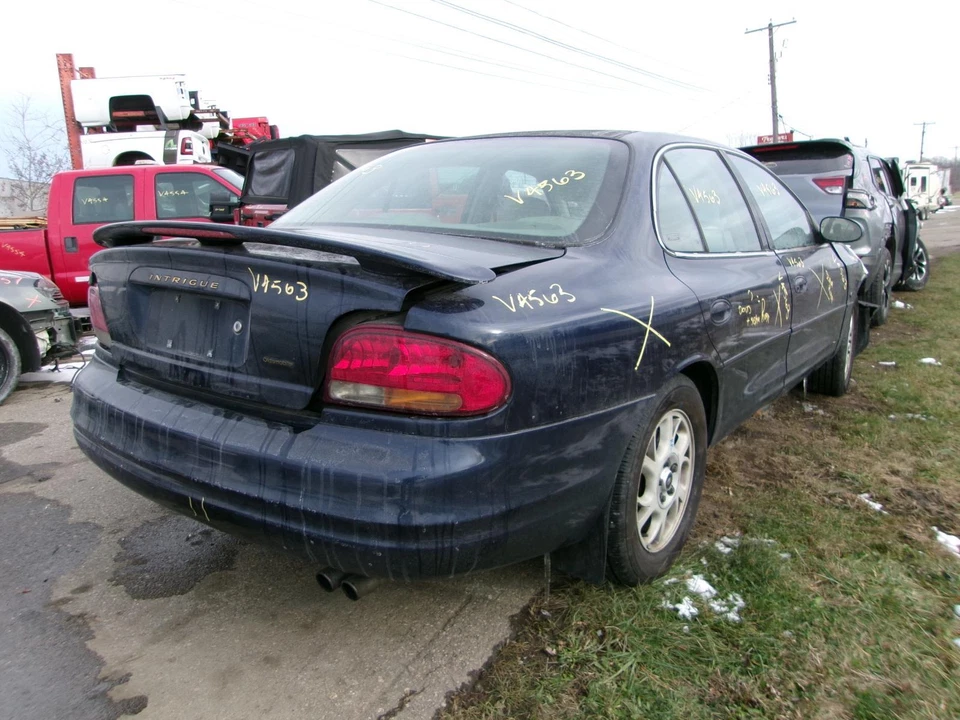 Espejo retrovisor interior delantero central usado se adapta a: Oldsmobile Intrigue 2000 delantero Foto 3 de 4