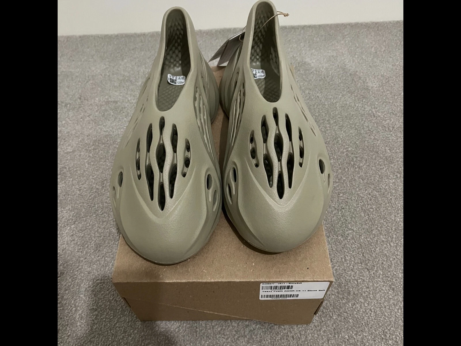 Yeezy Foam Runner Stone Salt UK 11 nuovo di zecca