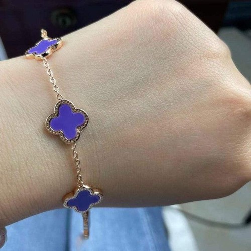 Kinley Clover Bracelet - Picture 17 of 19