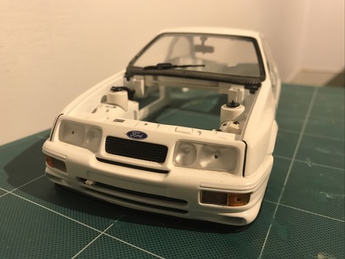 1/18 Minichamps Ford Sierra Rs Cosworth Shell Windows Lights Ect Modified? Parts - Afbeelding 1 van 7