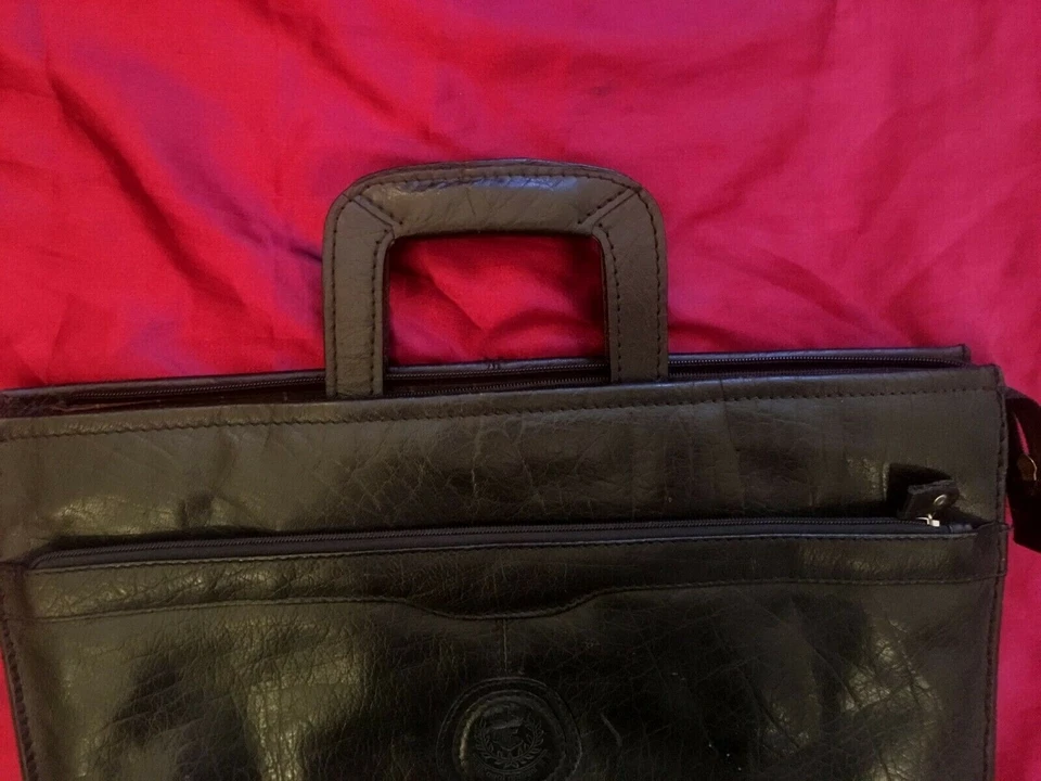 BOLSO MENSAJERO VINTAGE DE CUERO NEGRO DE OGGI DOMANI 41CM X 30 CM Foto 4 de 4