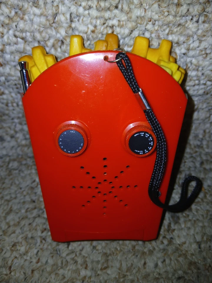 Radio de colección McDonald's 1977 AM/FM French Fry con caja nunca usada bonita Foto 3 de 4