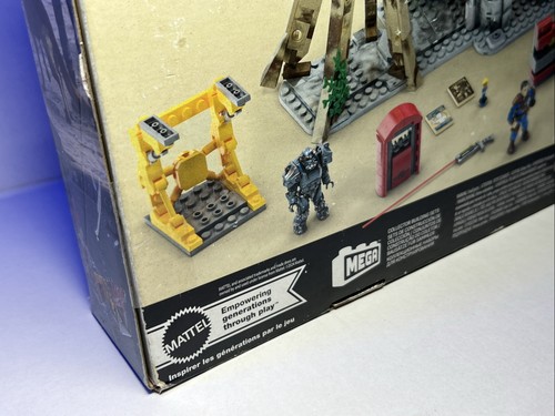 MEGA Fallout Red Rocket Truck Stop Set (824 pcs) IN HAND *BOX DAMAGE* - Picture 3 of 4