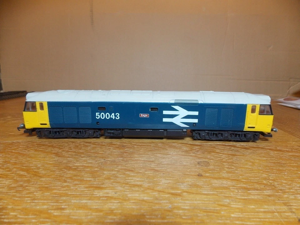 LIMA CLASS 50 DEISEL LOCO No 50043 EAGLE in BR Blue Livery. OO Gauge - Image 3 of 4