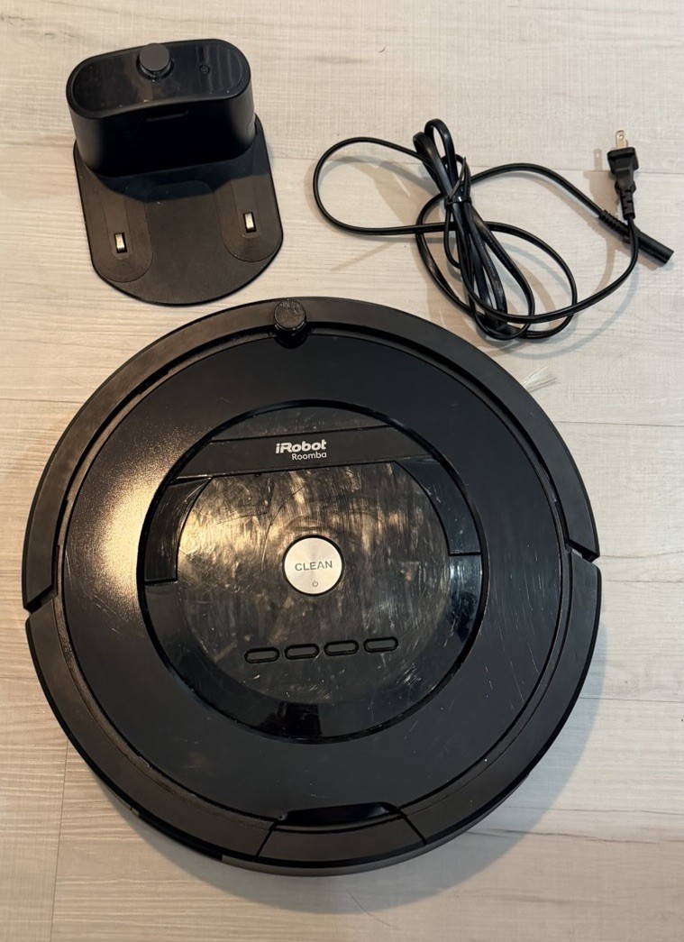 iRobot Roomba 2015年製 ブラック iRobot Roomba 675 Auto Charging Pet Robotic Vacuum R675020 at