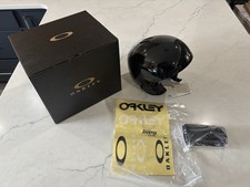 Casco reflectante Oakley Mod1 juvenil mediano 53-57 cm negro