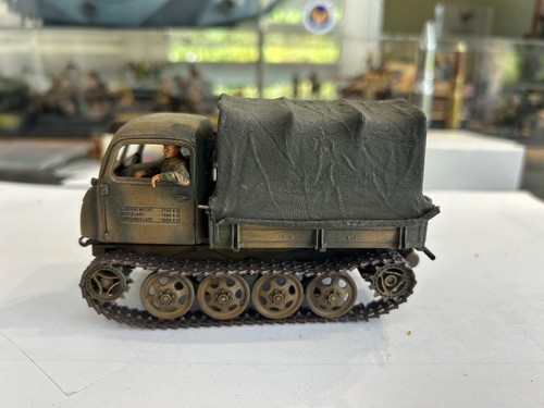 WW2 German Sd.Kfz 3 Maultier ( Mule ) 1/2 track truck built painted 1:35 